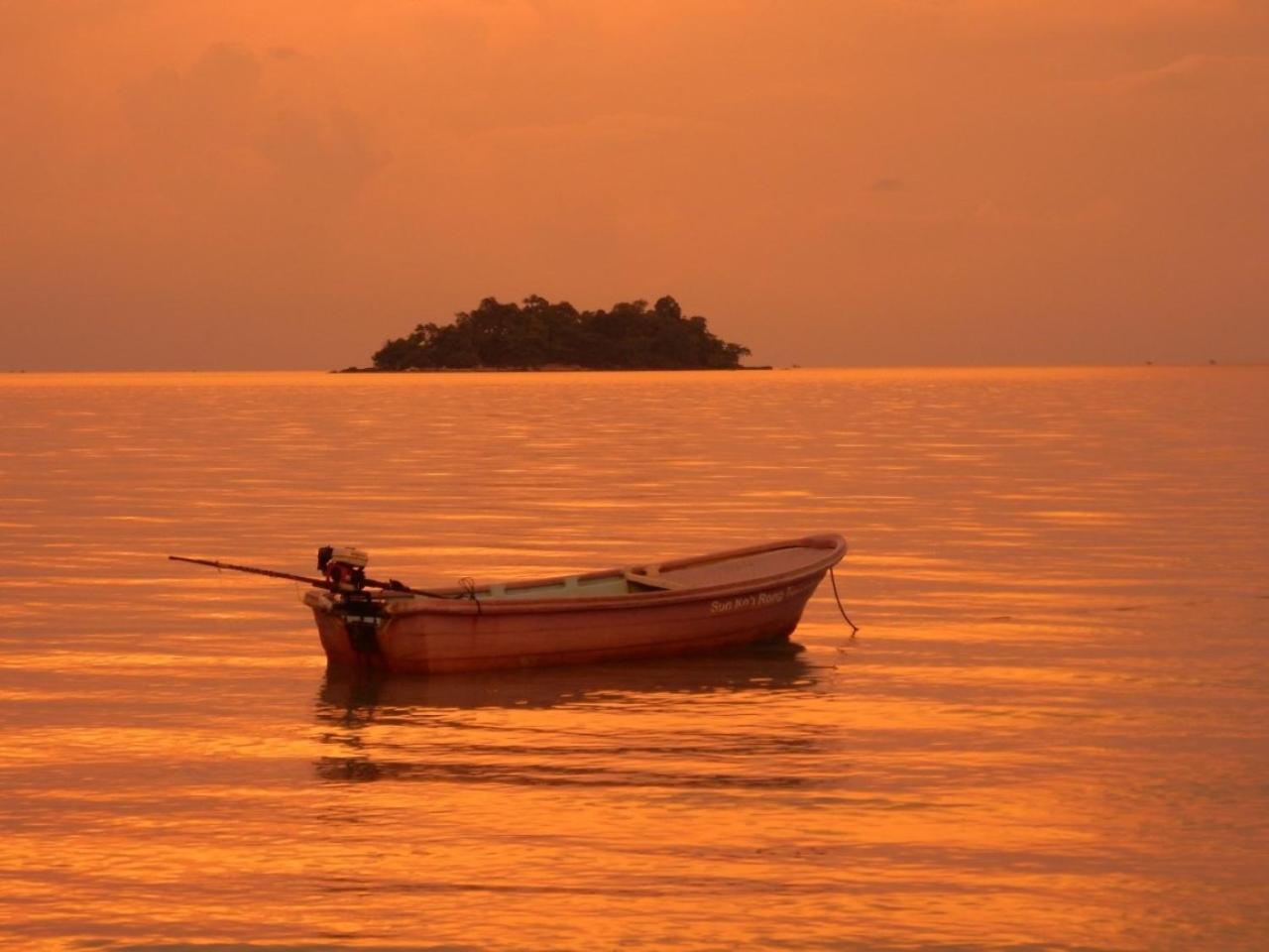 Sandbank Restaurant & Camping Koh Rong Kaoh Touch Exterior foto