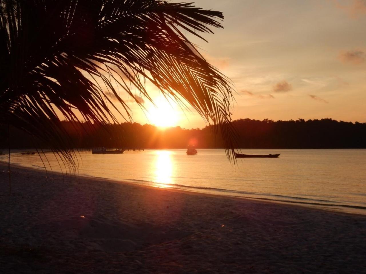 Sandbank Restaurant & Camping Koh Rong Kaoh Touch Exterior foto