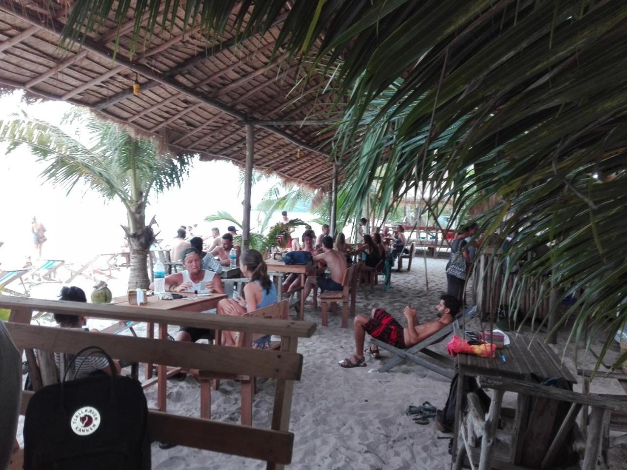 Sandbank Restaurant & Camping Koh Rong Kaoh Touch Exterior foto