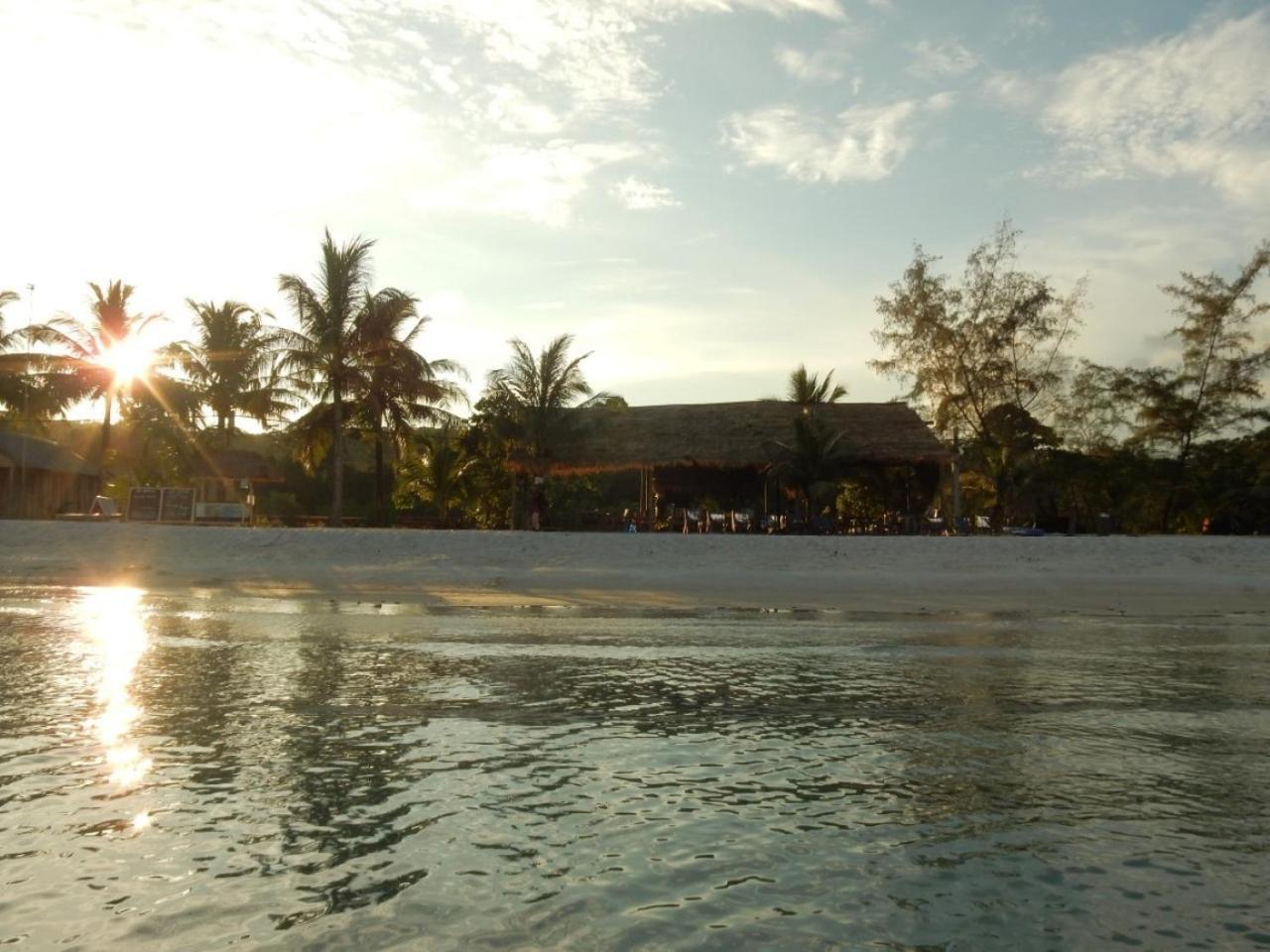 Sandbank Restaurant & Camping Koh Rong Kaoh Touch Exterior foto