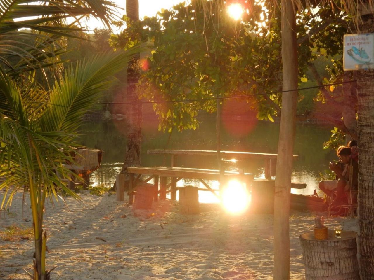 Sandbank Restaurant & Camping Koh Rong Kaoh Touch Exterior foto