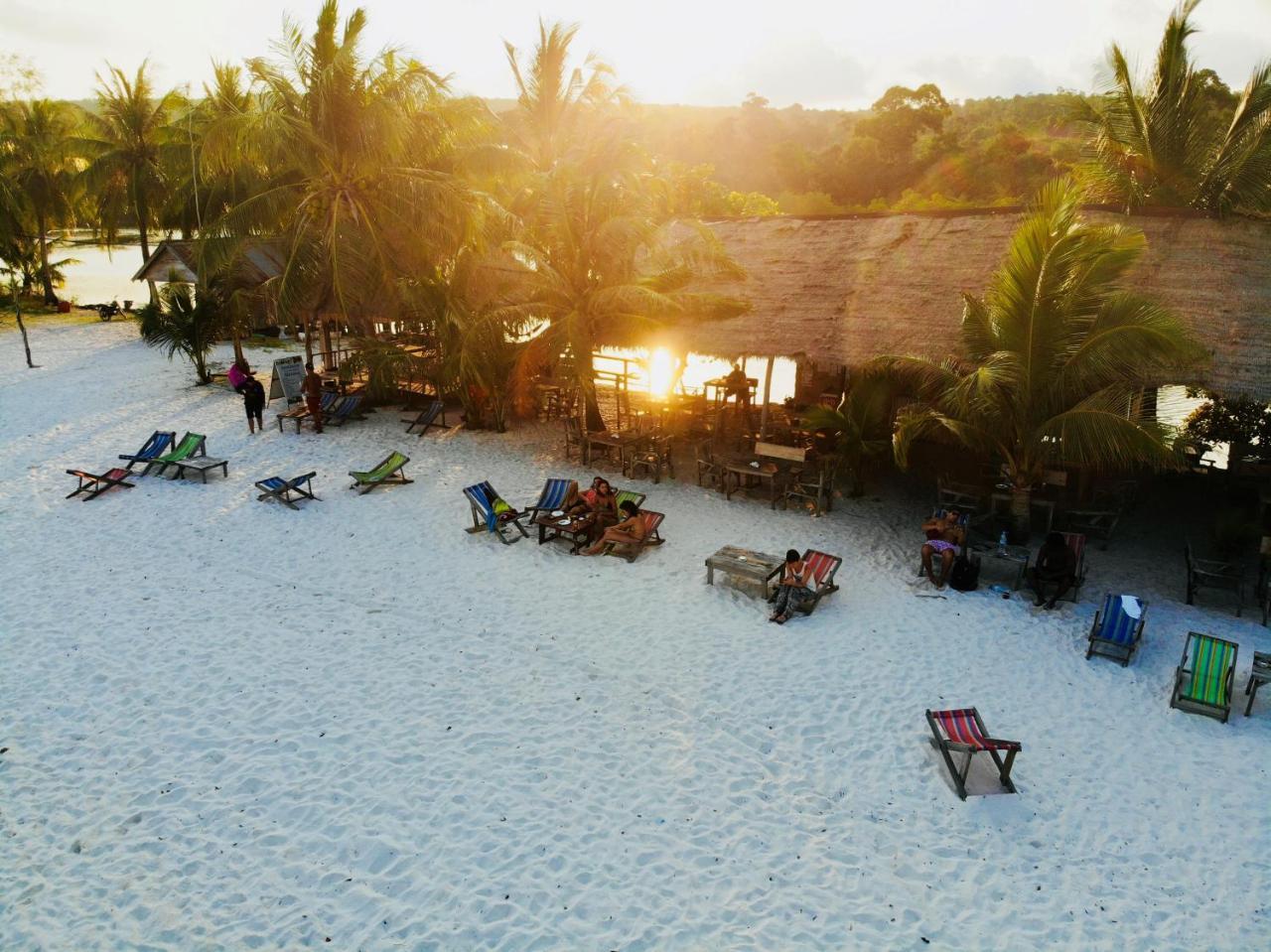 Sandbank Restaurant & Camping Koh Rong Kaoh Touch Exterior foto