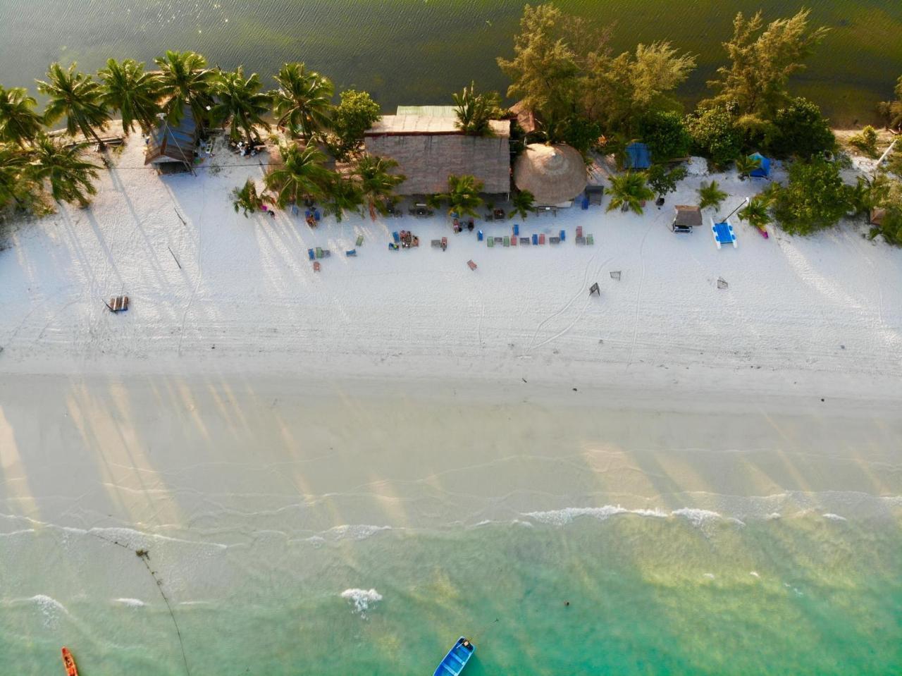 Sandbank Restaurant & Camping Koh Rong Kaoh Touch Exterior foto